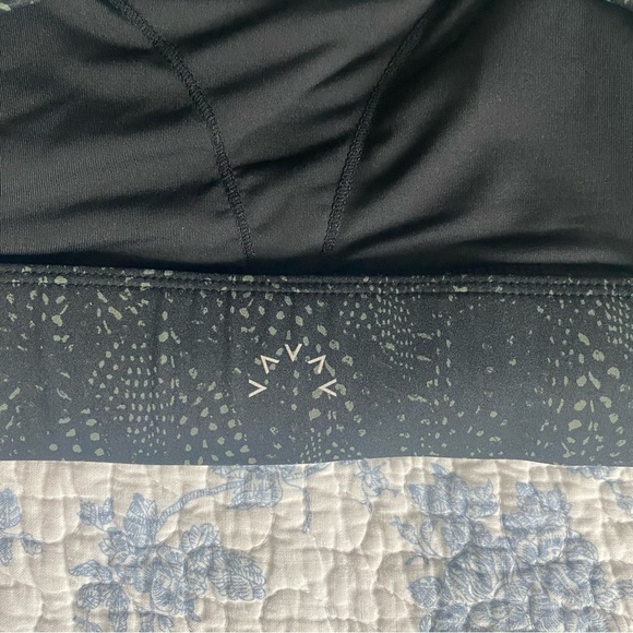 Varley Edris Gray Scoop Neck Sports Bra Size Large - Picture 9 of 10